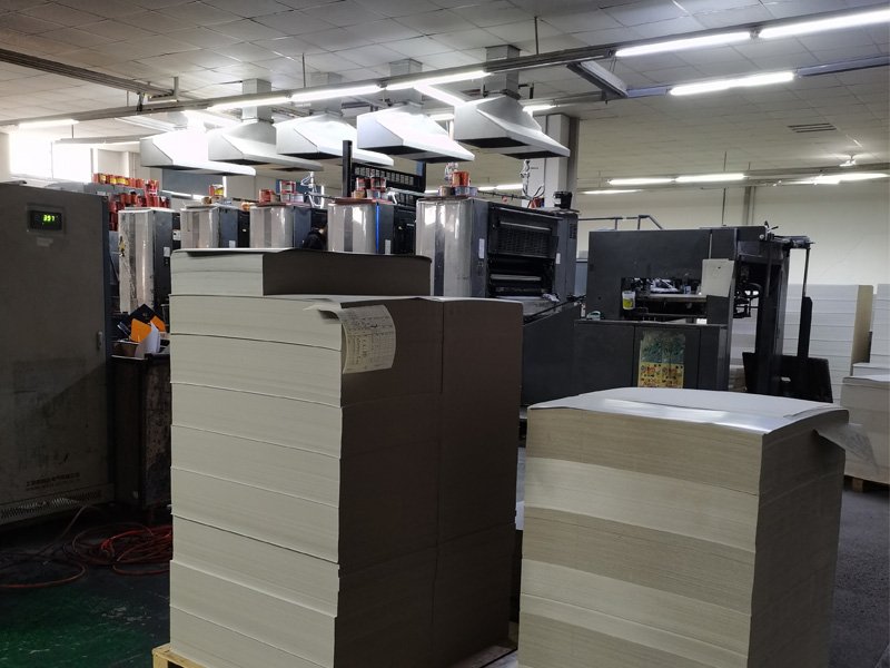 with this five color printing machine, we could print paper from 60gsm to 400gsm, printed paper materials made by this machine can be used to produce paper cards, flyers, brochures, various paper boxes, paper bags and other paper products